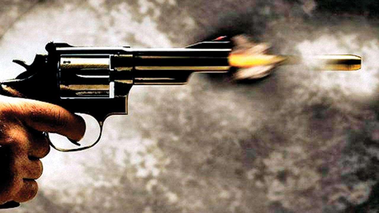 کراچی  میں لیاقت آباد  کے قریب مبینہ پولیس مقابلے کے دوران دو مبینہ  ڈاکو مارے گئے