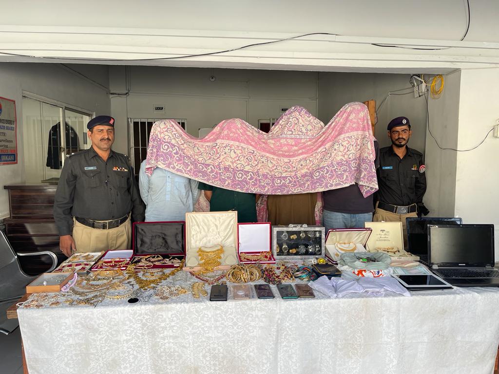 کراچی  میں   پوش علاقے  کے  بنگلوں میں  وارداتیں کرنے والا برگر گینگ پکڑا گیا۔