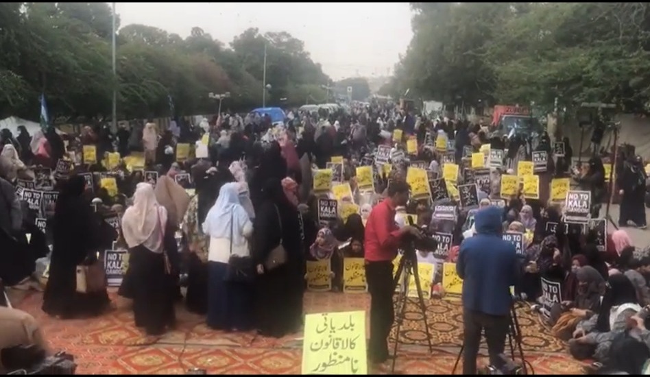 امیر جماعت اسلامی کراچی حافظ نعیم الرحمن    کا کہنا ہے پاکستان کی ترقی کی بنیاد کراچی ہے