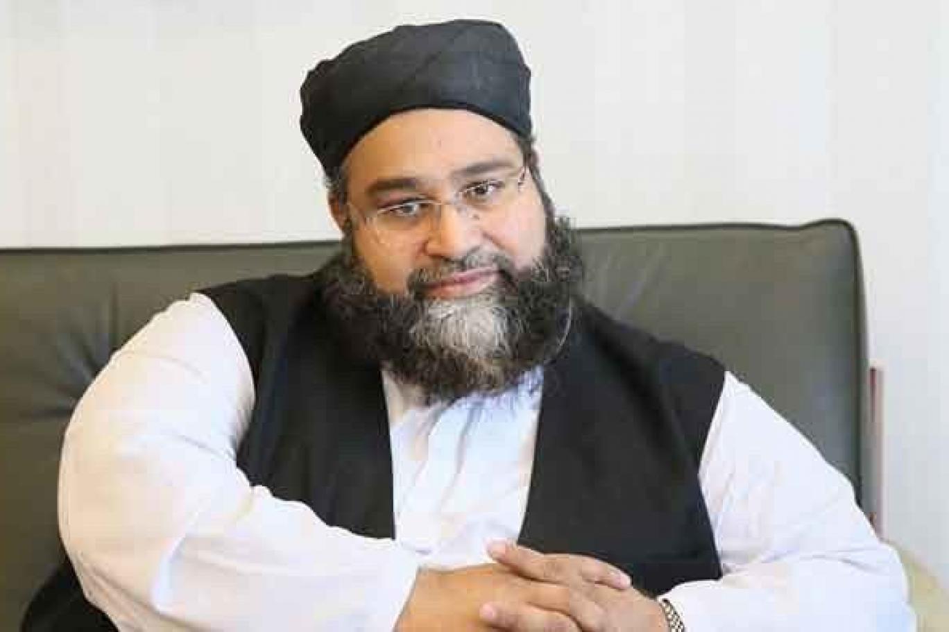 چئیرمین پاکستان علماء کونسل طاہر اشرفی کہتے ہیں کہ پاکستان کو تقسیم کرنے کی سازش کرنے والے عوام اور اداروں کو لڑانا چاہتے ہیں ۔
