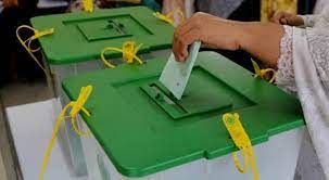 قومی اسمبلی کے حلقہ این اے 240 کے ضمنی انتخاب میں 25 امیدوار مدمقابل ہیں۔