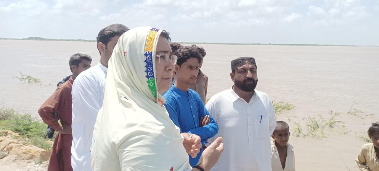 قائم مقام اسپیکرسندھ اسمبلی ریحانہ لغاری کا ضلع سجاول اور ٹھٹھہ میں واقع آبی گزرگاہوں اورخیمہ بستیوں کا دورہ۔