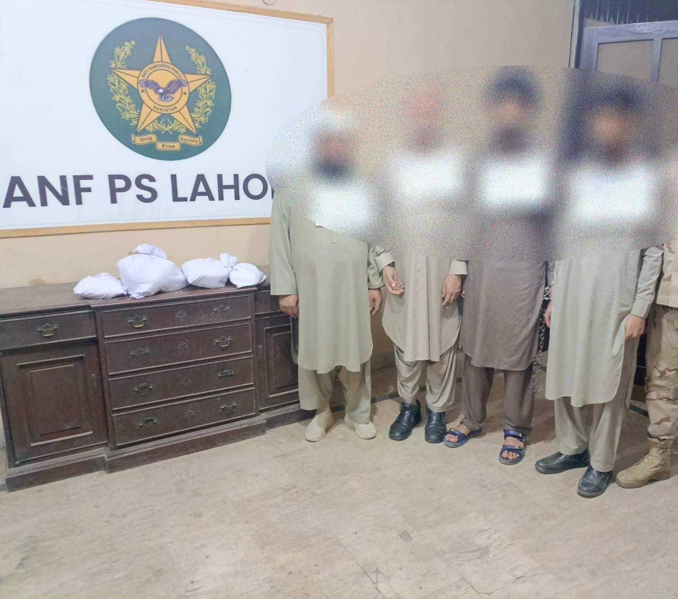    انسداد منشیات فورس کی ملک کے مختلف شہروں میں کارروائیاں۔