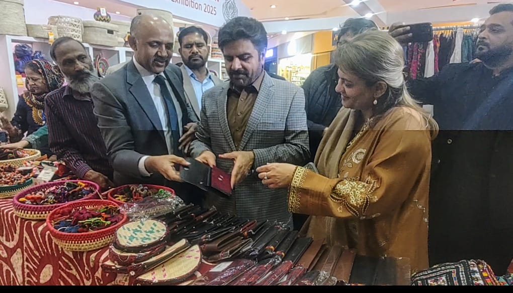 اوشین مال کلفٹن میں چار روزہ سولویں ’’سرتیون سنگ کرافٹس‘‘ نمائش کا افتتاح