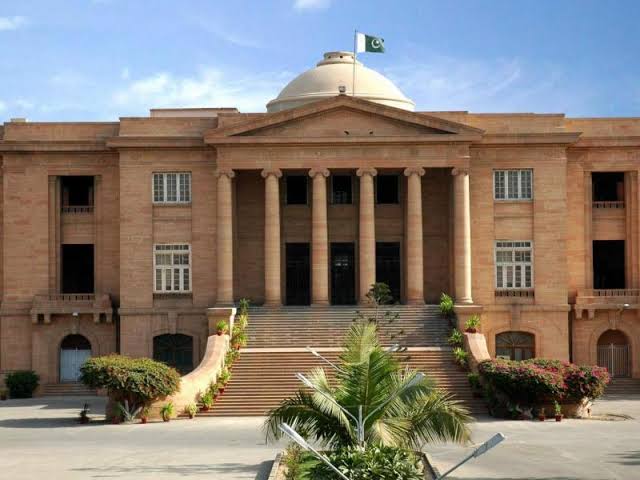   سندھ ہائی کورٹ کے 12 نئے ججز نے عہدے کا حلف اٹھالیا