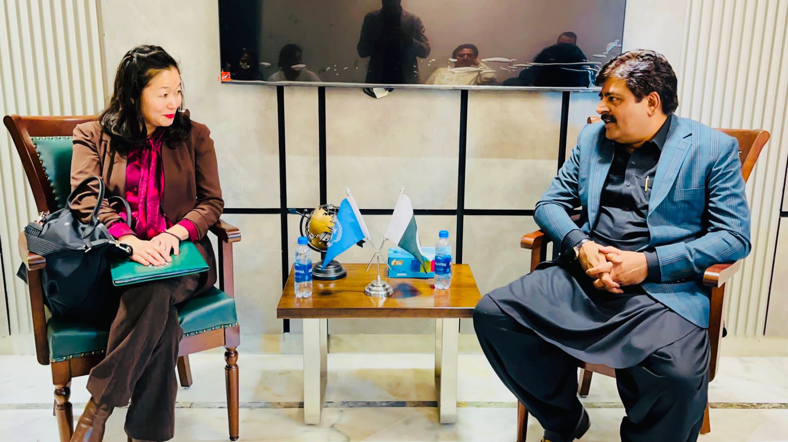 سندھ حکومت کا عالمی ادارے کے اشتراک سے سرکاری اسکول میں بچوں کو دوپہر کا مفت کھانا فراہم کرنے کا فیصلہ