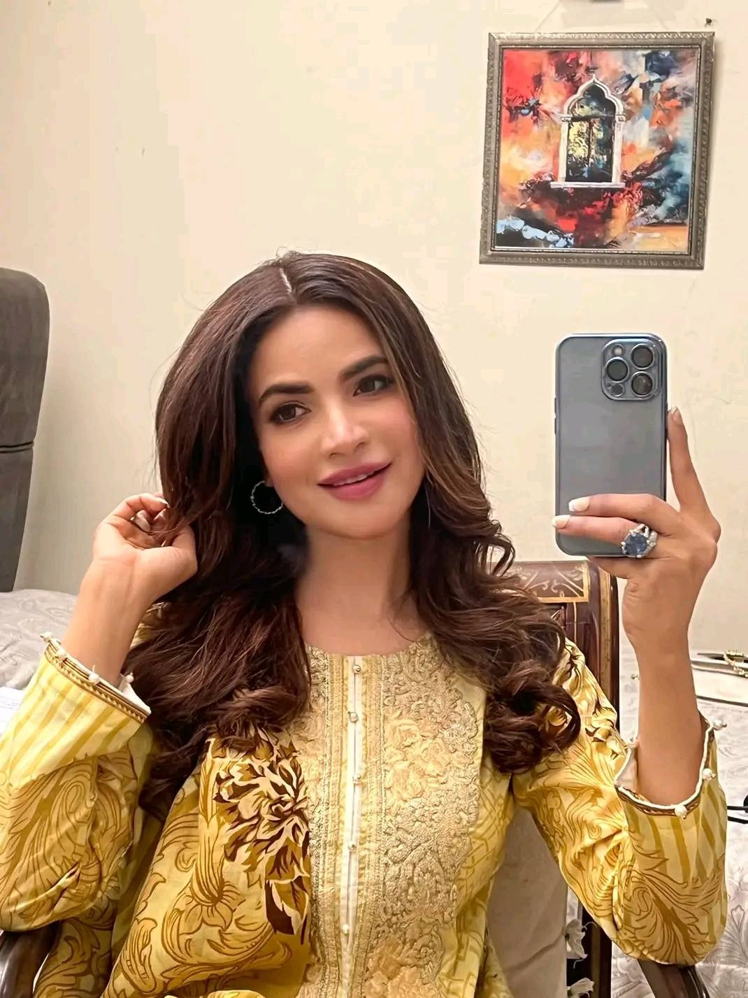  کراچی کے ڈیفنس فیز 6 میں ماڈل و اداکارہ حمیرا اصغر کی پراسرار موت، لاش فلیٹ سے برآمد
