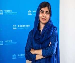خواتین کی تعلیم کے لئے سرگرم کارکن ملالہ یوسفزئی نےوفاقی وزیر اطلاعات  کے درمیان ٹیلیفونک رابط ہواہے 