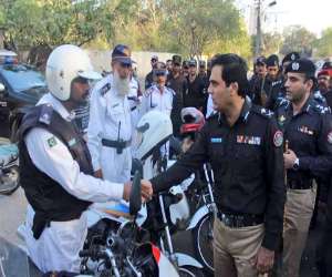 کراچی میں جرائم کی وارداتوں میں غیر رجسٹرڈ شدہ گاڑیوں کا استعمال  سامنے آنے پر ساوتھ زون پولیس نے  خصوصی مہم کا آغاز کردیا، 