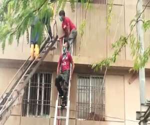 کراچی فیکٹری میں بھڑکنے والی خوفناک  آگ  نے اٹھارہ افراد نگل لیے