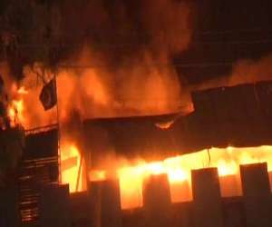 فیکٹری آتشزدگی میں بھی نئےفائرٹینڈرپارکنگ میں کھڑے رہ گئے
