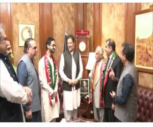 سابق وزیر اعلیٰ سندھ غوث علی شاہ اور سابق وفاقی وزیر ظفر علی شاہ  تحریک انصاف میں شامل ہوگئے۔