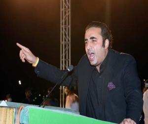  جیالوں کےقائد بلاول  بھٹو زرداری نےجلسے سے خطاب میں وزیر  اعظم  عمران  خان پر بھر پور لفظی گولہ باری  کی