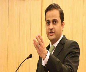 ایڈمینسٹریٹر کراچی مرتضی وہاب نے کہا ہے کہ کراچی میں تفریق اور تعصب نے نقصان پہنچایا