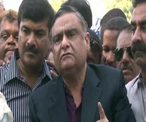 سندھ ہائی کورٹ نے ڈاکٹر عاصم حسین کو  ہائر ایجوکیشن کمیشن کے چیئرمین کی حیثیت سے  کام کرنے سےروک دیا۔