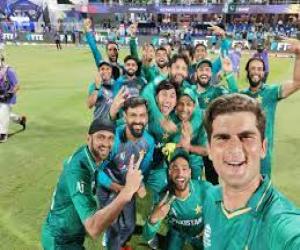 پاکستان اور آسٹریلیا کے درمیان دوسرا ٹیسٹ میچ کراچی میں کھیلا جا رہا ہے،