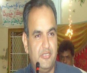 پی ٹی آئی، ایم این اے رمیش کمار کی رہائش گاہ کے باہر احتجاج۔