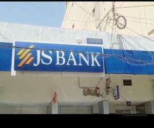 کراچی کے علا قے  نارتھ ناظم آباد بلاک K میں  ہونے والی بینک  ڈکیتی  کی سی سی ٹی وی فوٹیج سامنے آگئی