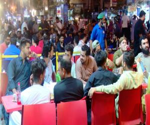 کورونا ختم ہوتے ہی ویٹرز کی زندگی میں بھی بہارآگئی