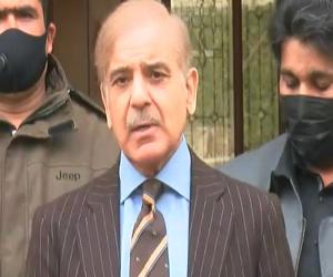 پاک بحریہ کے لیے تعمیر کیے جانے والے ملجم کلاس جہاز پی این ایس بدر کی لانچنگ کی تقریب آج کراچی شپ یارڈ میں منعقد کی جارہی ہے۔
