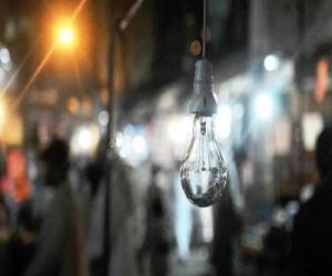 کراچی میں گرمی کی شدد میں اضافہ اور بجلی کی غیر اعلانیہ لو ڈشیڈنگ نے شہریوں کو پریشان کردیا