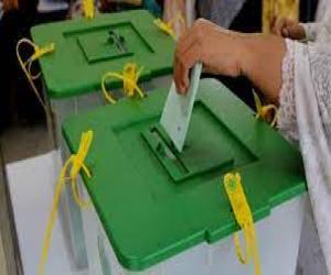 قومی اسمبلی کے حلقہ این اے 240 کے ضمنی انتخاب میں 25 امیدوار مدمقابل ہیں۔