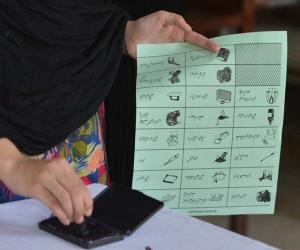 کراچی میں قومی اسمبلی کے حلقہ این اے دوسو چالیس کے ضمنی انتخاب کی تیاریاں جاری  ہیں۔