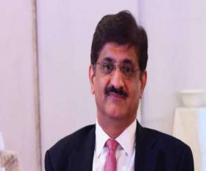   مون سون   کے    طاقت ور سسٹم  نے   کراچی کا رخ کرلیا۔وزیراعلی سندھ مرا د  علی شاہ نے خطرے کی گھنٹی بجادی ۔