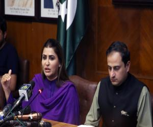 وفاقی وزیر   شازیہ مری کا کہنا ہے    عالمی برادری  اور بین الاقوامی ادارے سیلابی صورتحال میں مدد کررہے ہیں۔