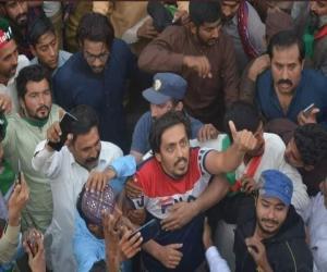 فائرنگ کرنے والے شخص کو پکڑنے والے ابتسام 