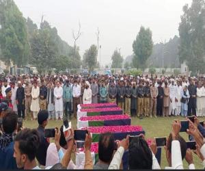 سندھ کے ضلع گھوٹکی میں دریائے سندھ میں کچے کے علاقے میں مسلح افراد کے حملے میں ڈی ایس پی سمیت پانچ پولیس اہلکارجاں سے گئے۔