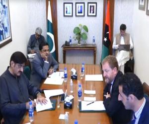 عالمی  بینک  سندھ میں سیلاب سے تباہ گھروں کی تعمیر کے ایک سو دس اربرروپے اور  متاثرہ کسانوں کوبیج کی فراہمی کے لئے دس کروڑ ڈالر دے گا۔