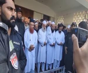 مفتی اعظم پاکستان مفتی رفیع عثمانی کی نماز جنازہ دارالعلوم کراچی میں ادا کردی گئی۔