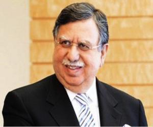 سابق وفاقی  وزیر خزانہ شوکت ترین کا کہنا ہے  رجیم چینج سے ملکی معیشت کو  نقصان پہنچا۔