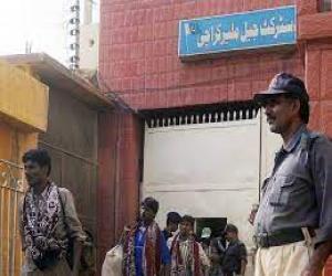 کراچی کے ڈسٹرکٹ جیل ملیر میں 4قیدیوں کا اقدام خودکشی،تیز دھار آلے سے خود کو شدید زخمی کردیا
