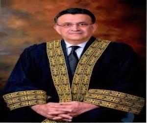 چیف جسٹس عمر عطابندیال  کا ریٹائرمنٹ کے اعزاز میں عشائیے سے خطاب ریٹائر ہونے جا رہا ہوں،عدلیہ سے وہ تعلق نہیں رہے گا جو 20 سال سے ہے، چیف جسٹس