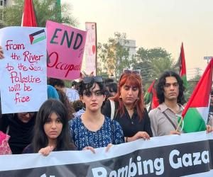 حقوق خلق پارٹی کے زیر اہتمام فلسطین اور غزہ کے عوام پر اسرائیل کی جانب سے جاری مظالم کی مذمت کے لیے لاہور کے لبرٹی چوک میں یکجہتی مظاہرہ 