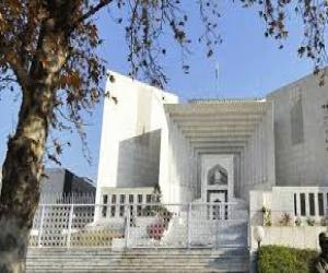 سپریم کورٹ،پشاور ہائیکورٹ فیصلے کیخلاف الیکشن کمیشن کی درخواست پر سماعت