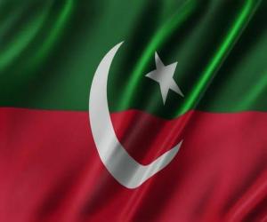   کراچی میں تین تلوار پر پی ٹی آئی کی ریلی کے دوران ہنگامہ آرائی کاواقعہ