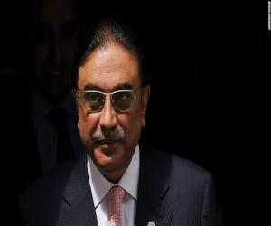  وزیراعلیٰ سندھ  نے صدارتی انتخاب کے لیے پارٹی سربراہ آصف علی زرداری کے  کاغذات نامزدگی   جمع کرا دیئے
