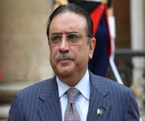 صدر آصف زرداری نمایاں خدمات   سر انجام دینے والوں  کو  اعزازات  دیئے