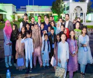 وزیراعظم  شہباز شریف کا  بچوں کے اعزاز میں افطار ڈنر