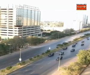 کراچی میں سیکورٹی وجوہات کی بنا پر بند سڑکیں کھول دی گٸی