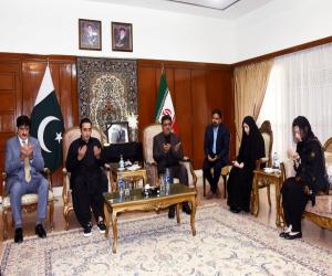  چیئرمین  پیپلز پارٹی بلاول بھٹو ، گورنر سندھ  کامران ٹیسوری  اور وزیراعلیٰ  مراد علی شاہ  کی کراچی میں ایرانی قونصل خانے  آمد۔ 