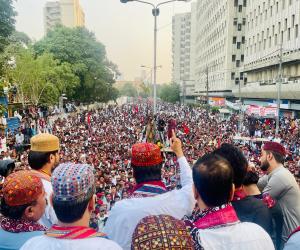 سکھر: انڈس سولائزیشن کے دور سے سندھ کے لوگ سندھ دھرتی دنیا میں پیار کا امن کا بھائی چارے کا پیغام دے رہی