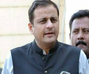 ہم تعصب نہیں کام کی سیاست پر یقین رکھتے ہیں اور بلاتعصب اور بلا تفریق شہر میں کام کررہے ہیں 