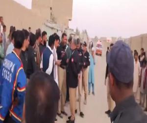  کراچی  منگھوپیر خیر آباد میں بچوں کی لڑائی میں بڑے  کود پڑے