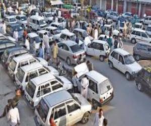  کراچی میں چارج پارکنگ کا سلسلہ نہ رک سکا۔