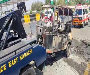  کراچی میں شارع فیصل کارسازکےقریب رکشہ میں آگ  لگنے سے  دو افراد جھلس گئے