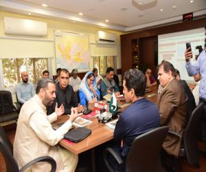  سندھ میں 43,000 والدین ویکسینیشن سے انکاری ہیں جن میں سے تقریبا 42,000 کراچی سے ہیں